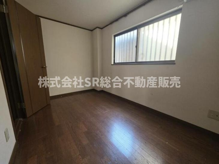 若江東町2丁目中古戸建の洋室|コンパクトで使いやすい洋室です