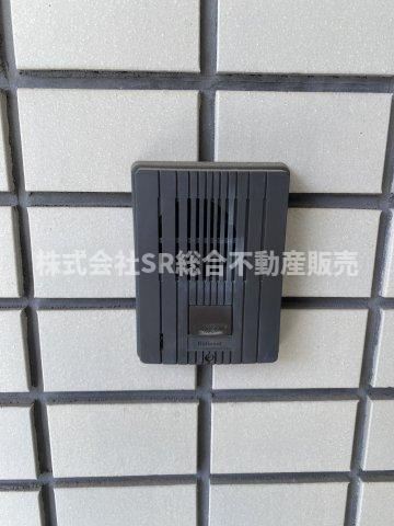 若江東町2丁目中古戸建の防犯設備|モニター付きインターホンに交換のご希望があれば、ご相談下さい。