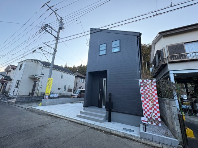 Livele Garden.S 日の出平井第10期　新築分譲住宅　全1棟　1号棟の前面道路含む現地写真