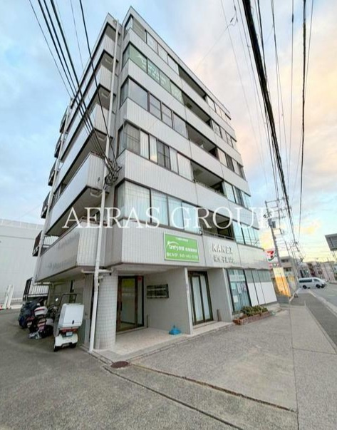 金子ビルの外観