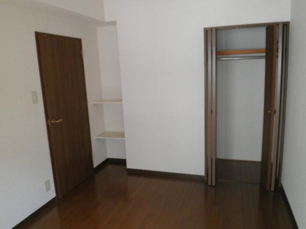 グランエクセル高師浜の内装|きれいな洋室です