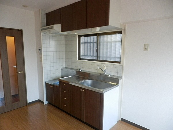 グランエクセル高師浜のキッチン|コンパクトなキッチンで掃除もラクラク