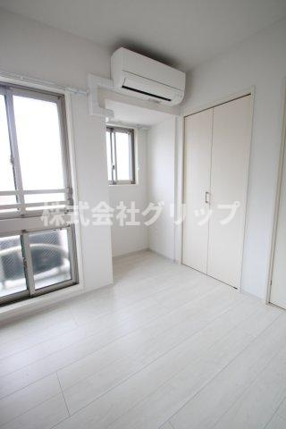 コンフォリア・リヴ関内の洋室