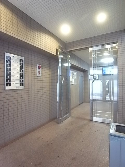 ライフ新神戸のエントランス