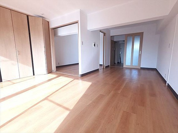 ビバリーヒルの居間・リビング