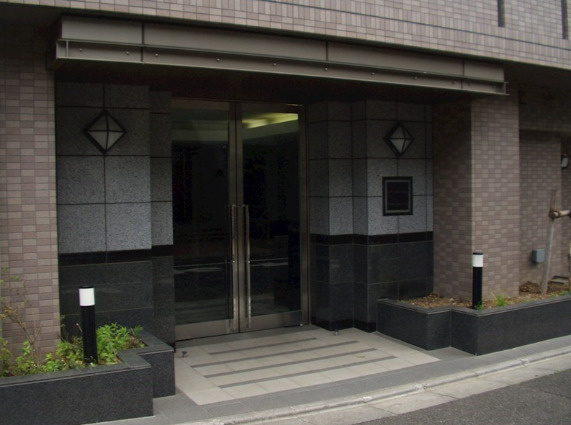 ルーブル上北沢のエントランス