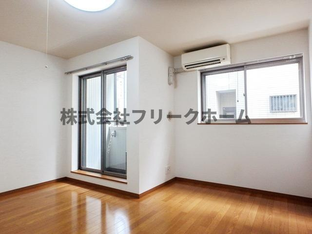 三鷹市下連雀４丁目のアパートの寝室