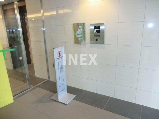 横浜市保土ケ谷区仏向町の賃貸マンションのエントランス