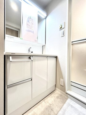 【洗面所】 | シャトー西宮 | 洗面所です