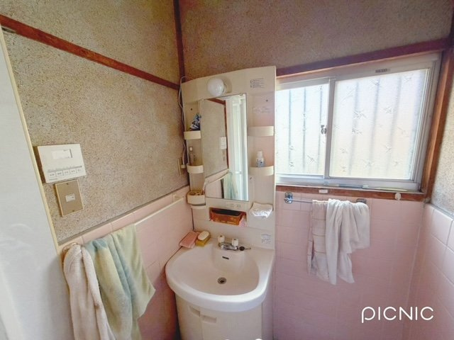 戸建　魚住町西岡の独立洗面台|独立洗面化粧台が付いています