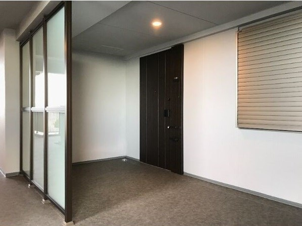 シエリア本郷駅前の玄関