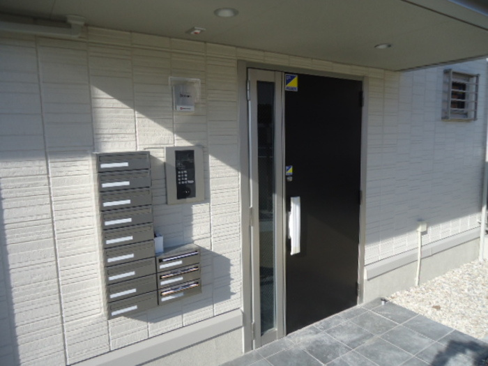 プライムヒル若松のエントランス