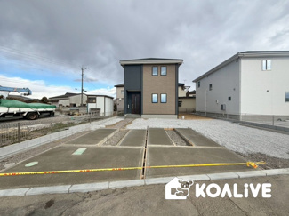 【前面道路含む現地写真】