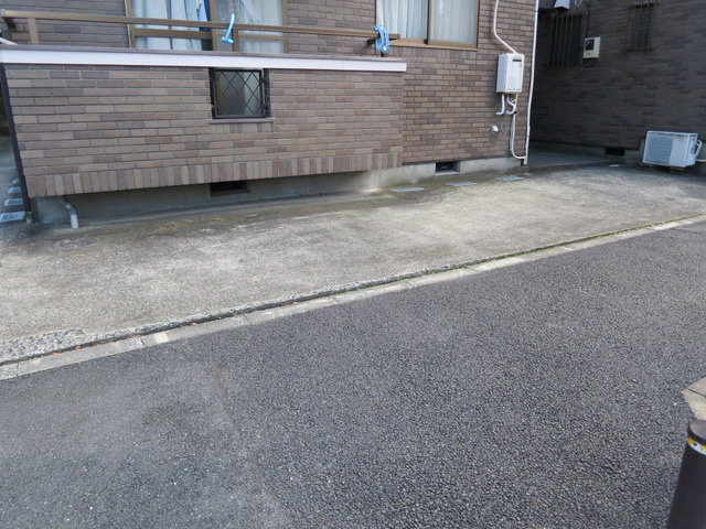 ウィーンハイツ　Ｂ棟の駐車場|駐車スペースです♪軽自動車のみ