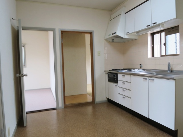 ウィーンハイツ　Ｂ棟の居間・リビング|ダイニングスペースです♪