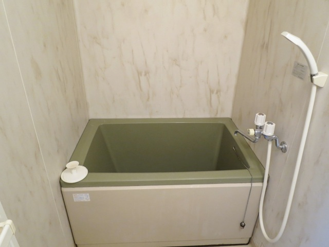 ウィーンハイツ　Ｂ棟の浴室|ゆったりしたお風呂です♪