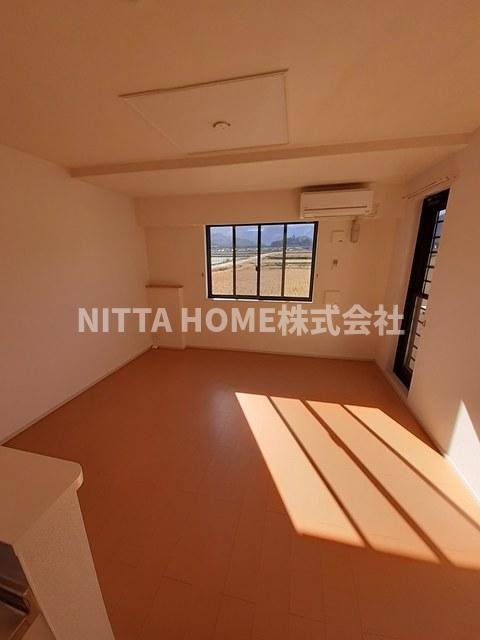 ラポール　Ｂの居間・リビング|広々11.6帖のリビングルームです☆彡