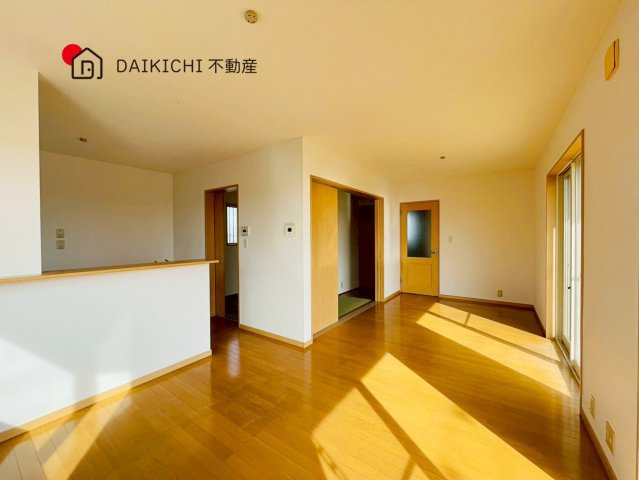 【居間・リビング】 | 比企郡川島町大字飯島　中古戸建