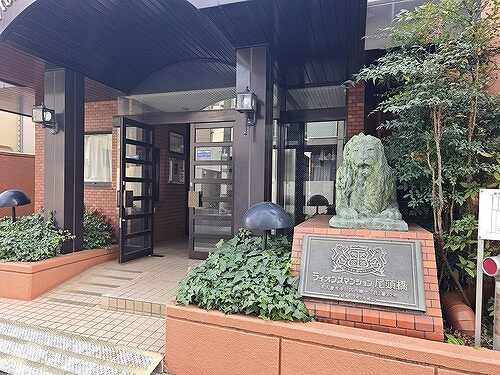 ライオンズマンション尾頭橋のエントランス