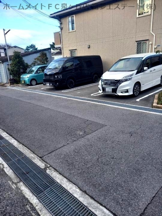 松籟軒A棟の駐車場
