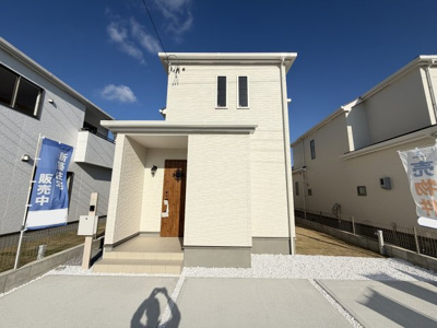 【外観】 | 読谷村喜名Ⅱ（全11棟）C号棟 | C号棟　並列駐車3台完備♪