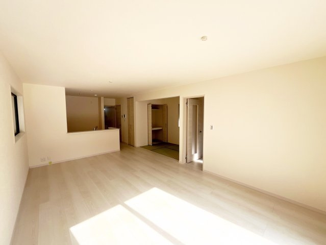 リーブルガーデン貝塚市三ツ松５期　新築戸建ての居間・リビング