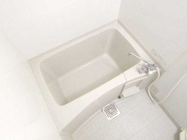 ハイムハマキの浴室