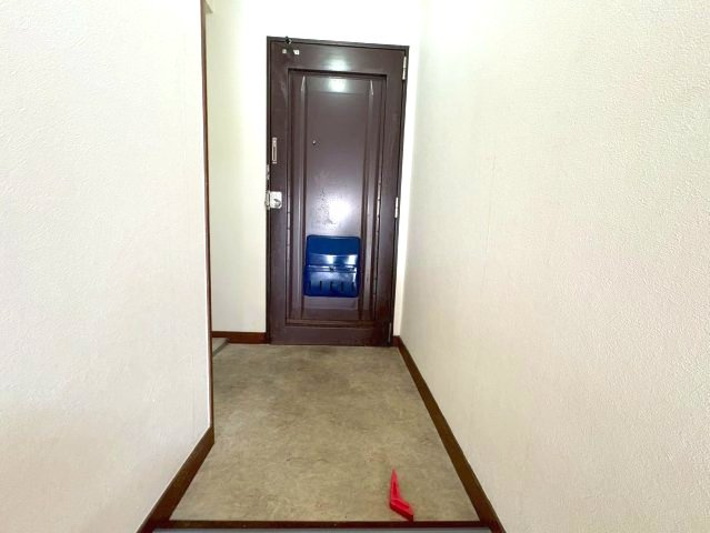 滝谷ユタカハイツの玄関