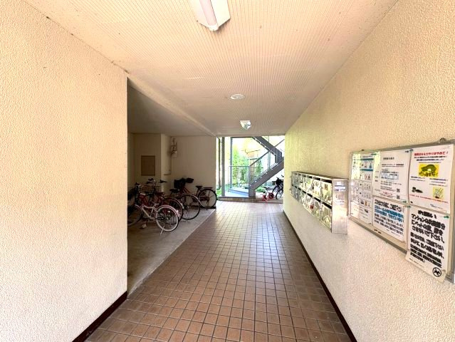 滝谷ユタカハイツのロビー