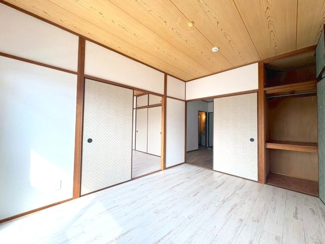 滝谷ユタカハイツの洋室