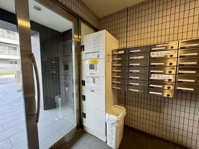 苅田ハイツのエントランス