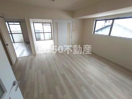 ルミエールIの居間・リビング