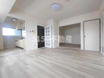 ルミエールIの居間・リビング