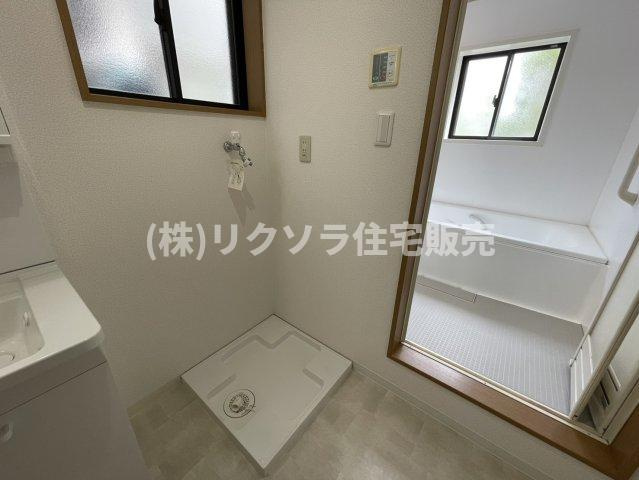 池田本町　中古一戸建てのランドリースペース|ドラム式も設置可能
■物件内覧・資金計画相談・住宅ローン相談、リフォーム相談、お問合せ受付中■
※当日・翌日のご内覧、ご相談はお電話でのお問合せがスムーズです！