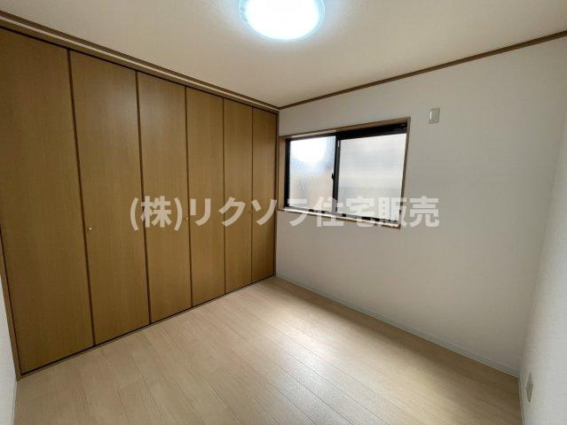 池田本町　中古一戸建ての洋室|洋室4.1帖
■物件内覧・資金計画相談・住宅ローン相談、リフォーム相談、お問合せ受付中■
※当日・翌日のご内覧、ご相談はお電話でのお問合せがスムーズです！