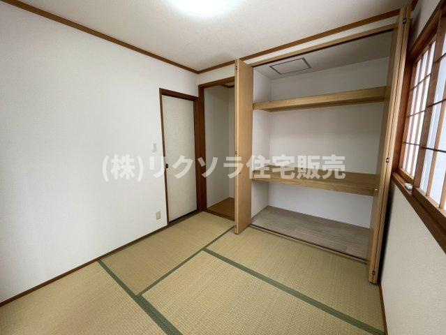 池田本町　中古一戸建ての和室|和室4.0帖
■物件内覧・資金計画相談・住宅ローン相談、リフォーム相談、お問合せ受付中■
※当日・翌日のご内覧、ご相談はお電話でのお問合せがスムーズです！