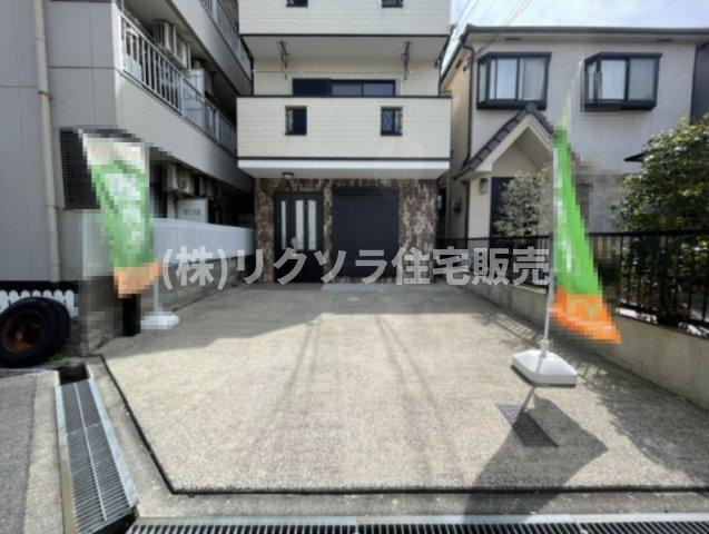 池田本町　中古一戸建ての駐車場|2台駐車可能
■物件内覧・資金計画相談・住宅ローン相談、リフォーム相談、お問合せ受付中■
※当日・翌日のご内覧、ご相談はお電話でのお問合せがスムーズです！