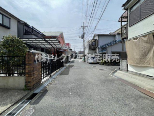 池田本町　中古一戸建ての前面道路含む現地写真|■物件内覧・資金計画相談・住宅ローン相談、リフォーム相談、お問合せ受付中■
※当日・翌日のご内覧、ご相談はお電話でのお問合せがスムーズです！