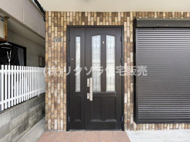 池田本町　中古一戸建ての玄関|■物件内覧・資金計画相談・住宅ローン相談、リフォーム相談、お問合せ受付中■
※当日・翌日のご内覧、ご相談はお電話でのお問合せがスムーズです！