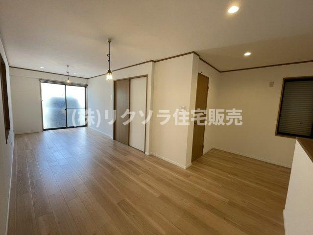 池田本町　中古一戸建てのダイニング|LDK17.6帖
■物件内覧・資金計画相談・住宅ローン相談、リフォーム相談、お問合せ受付中■
※当日・翌日のご内覧、ご相談はお電話でのお問合せがスムーズです！