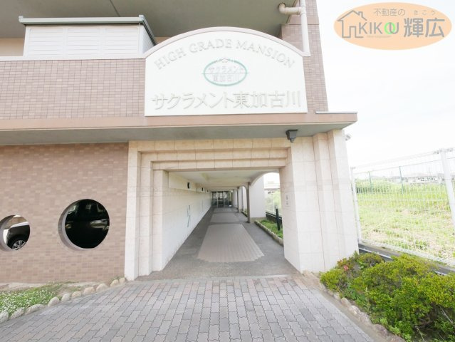 サクラメント東加古川　6階のエントランス