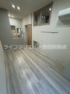 【居間・リビング】 | Ｆａｍｉｌｉｅ | ※室内写真は同ハウスメーカー施工イメージとなります。