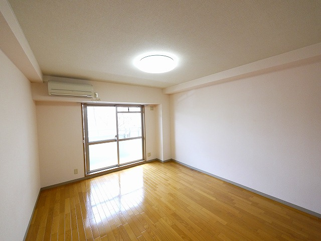 サウス・マ・メゾンの洋室|広々とした洋室です