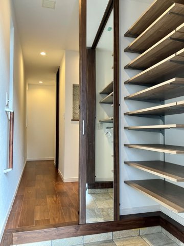 富士塚戸建のロビー