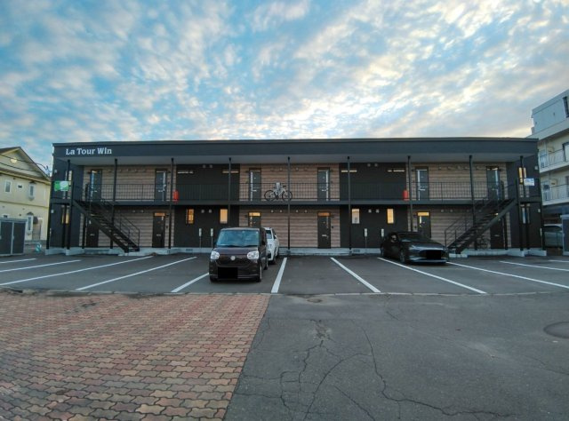 La Tour Win