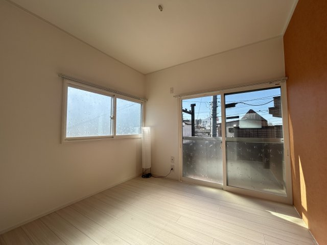 春日部市大場の一戸建ての洋室