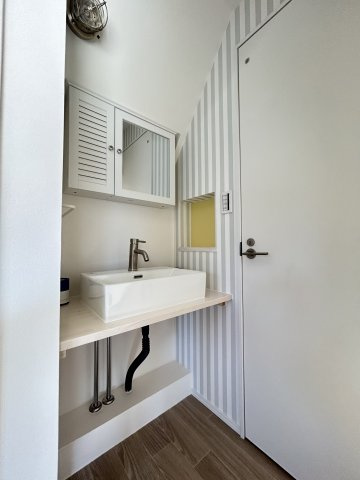 春日部市大場の一戸建ての独立洗面台