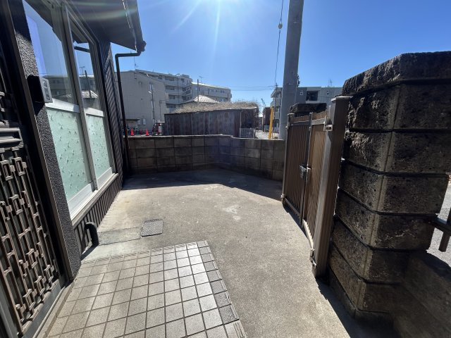 春日部市大場の一戸建てのエントランス