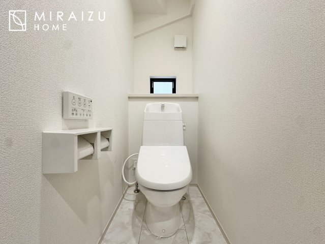【トイレ】 | おしり洗浄、ビデ洗浄、暖房便座の機能を標準装備。トイレットペーパーの無駄遣いを防ぎ、肌を傷つける心配がありません♪