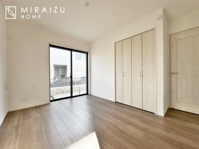 【収納】 | 日当たりの良いお家は嬉しいですよね。それぞれ価値観が分かれる箇所です、実際に内覧して日当たりの心地よさをご体感下さいね♪